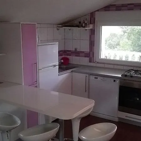 아파트 Sukosan Apartment *
